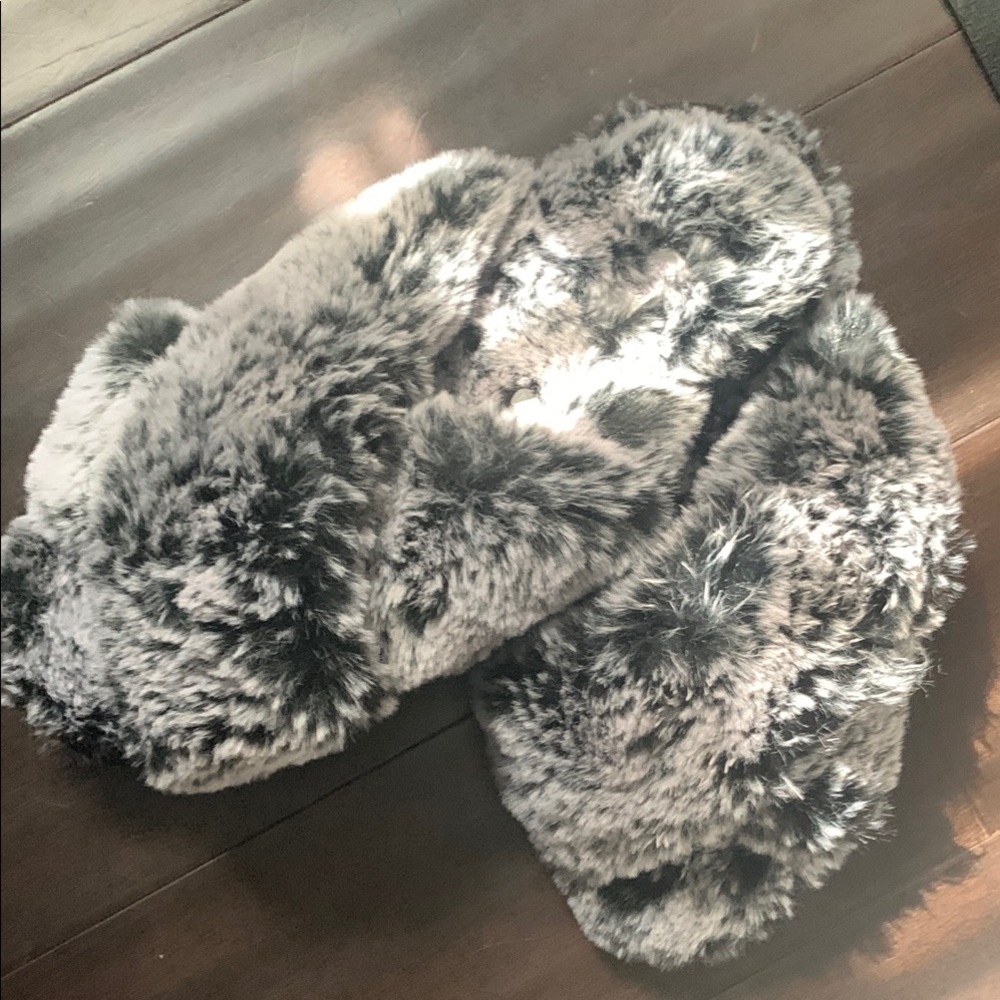 Cozy Faux Fur Slippers NEW